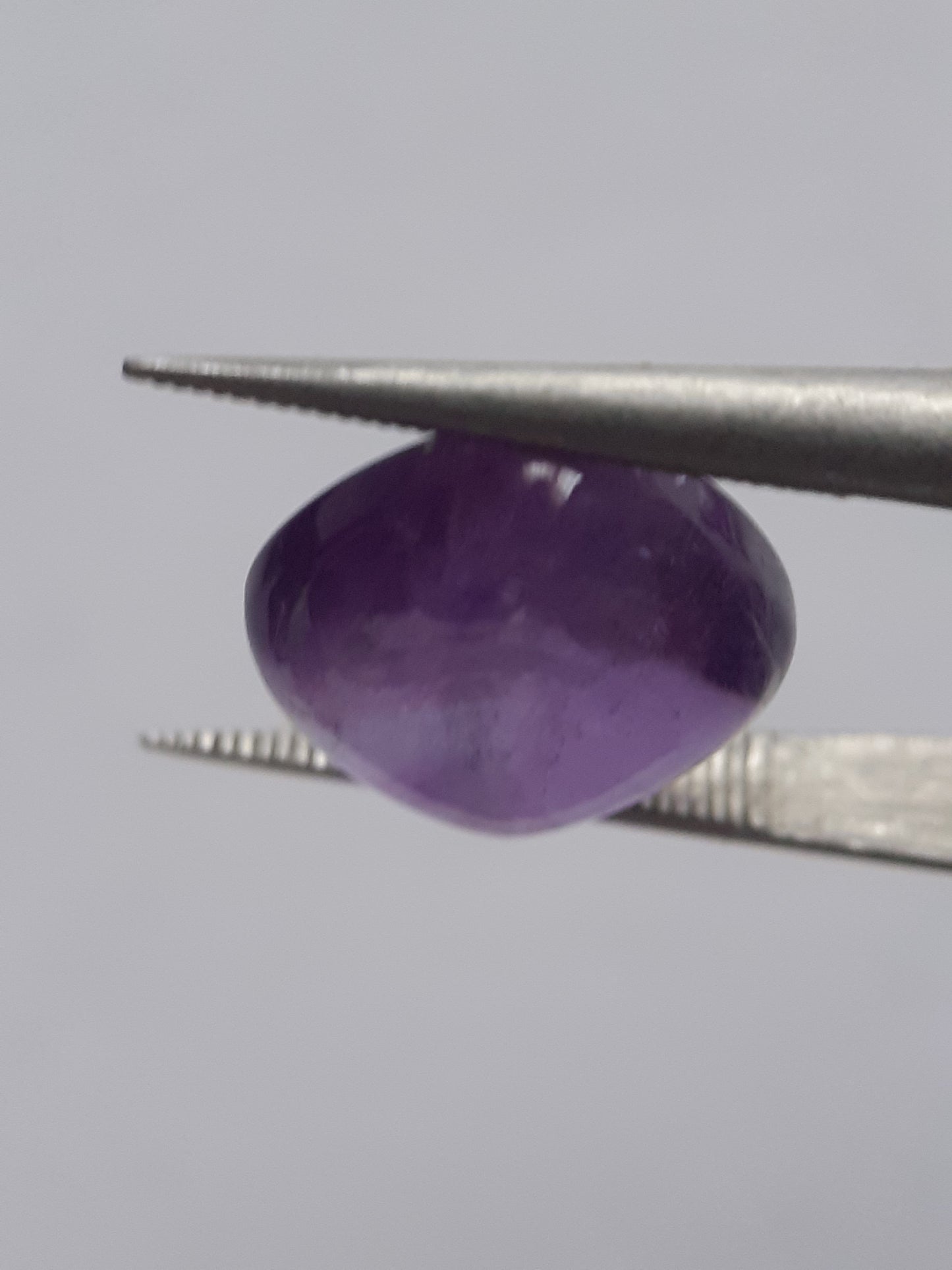 Natural purple Amethyst - 4.230 ct - cushion cabochon - 9.9 x 9.9 mm