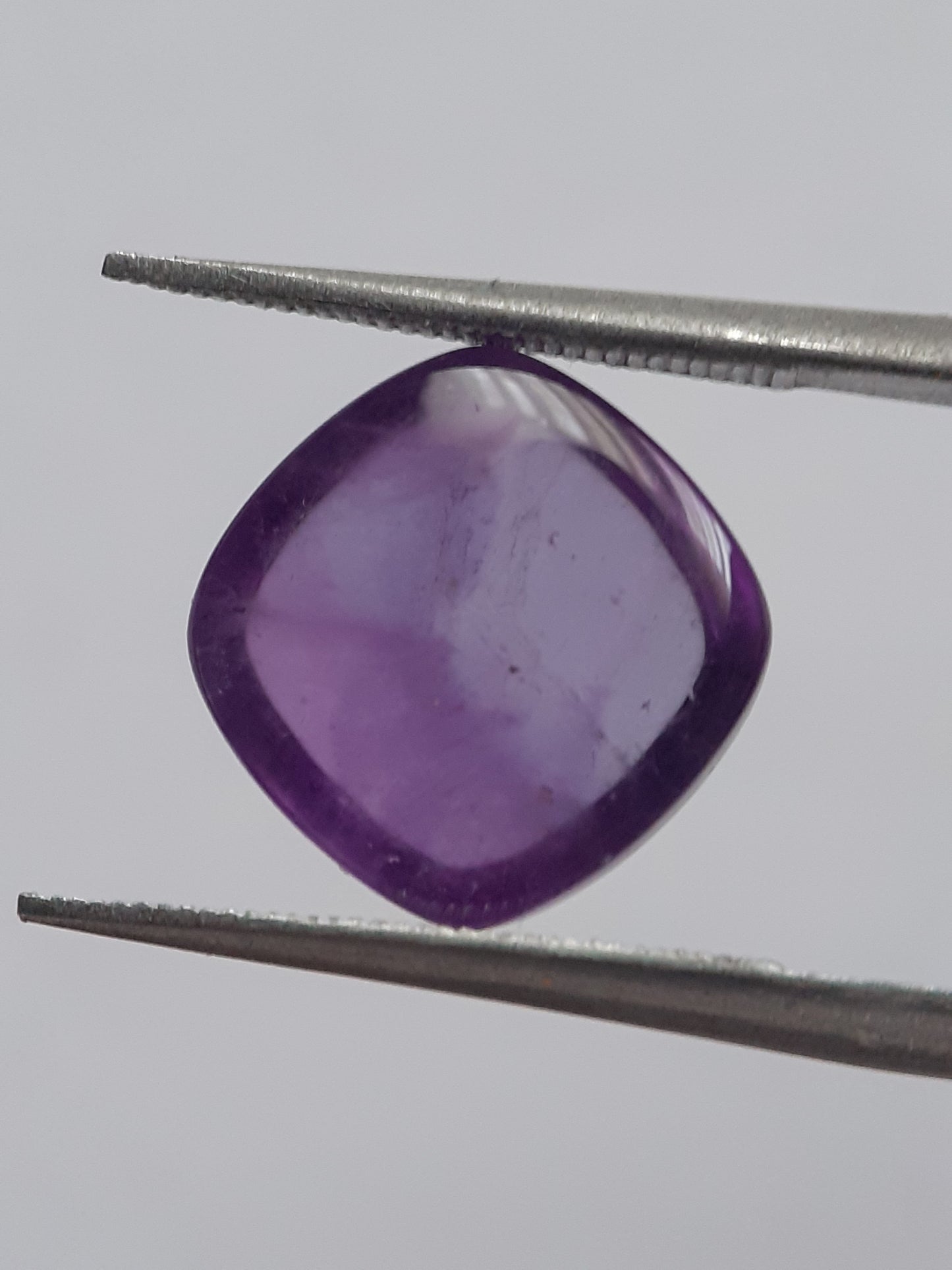 Natural purple Amethyst - 4.230 ct - cushion cabochon - 9.9 x 9.9 mm