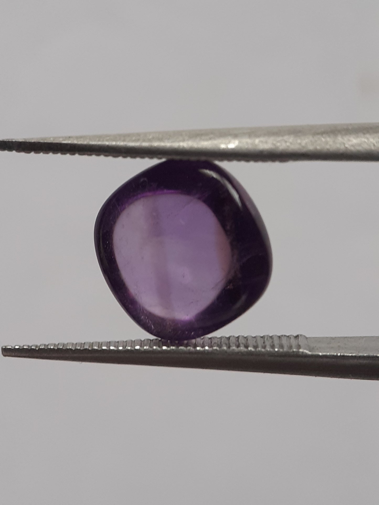 Natural purple Amethyst - 2.444 ct - cushion cabochon - 8.0 x 8.0 mm