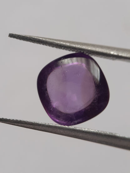 Natural purple Amethyst - 2.444 ct - cushion cabochon - 8.0 x 8.0 mm