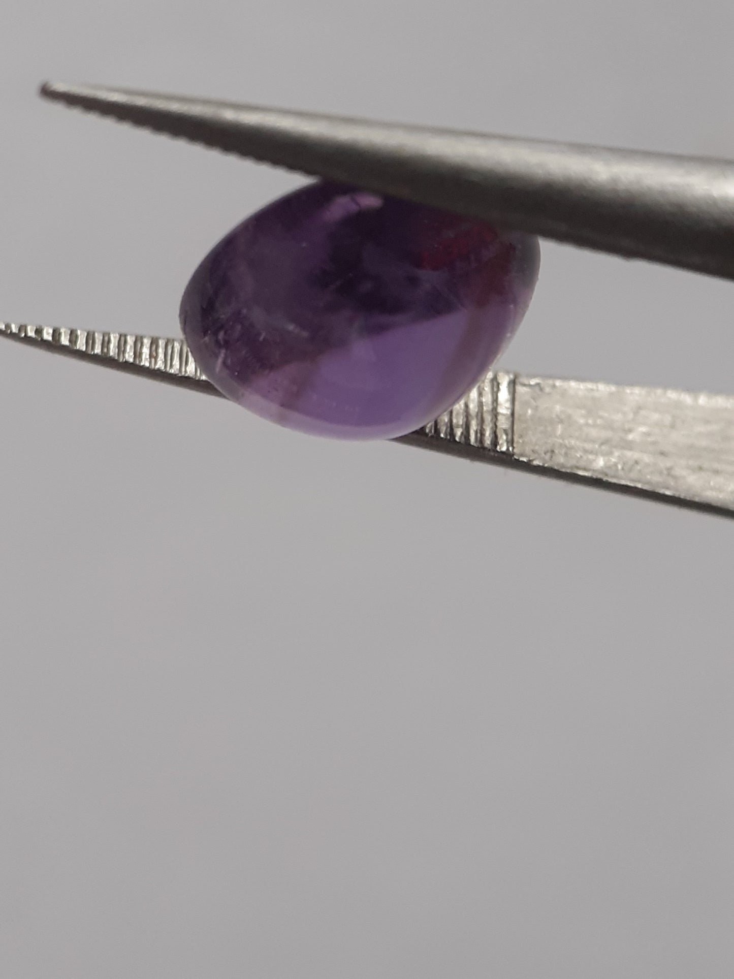 Natural purple Amethyst - 2.444 ct - cushion cabochon - 8.0 x 8.0 mm