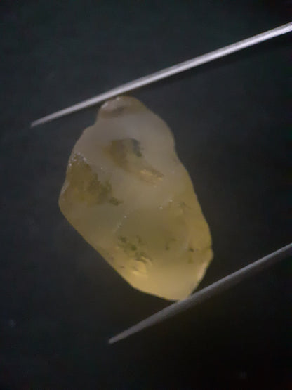 Natural Lemon Quartz - facet quality - 58.816 ct - Rough Gemstone - 31.0x 20.5 x 19.4 mm