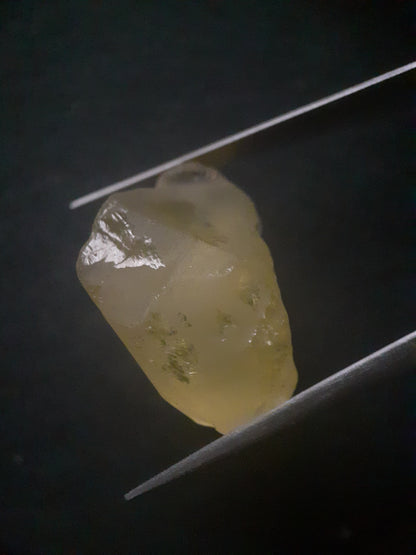 Natural Lemon Quartz - facet quality - 58.816 ct - Rough Gemstone - 31.0x 20.5 x 19.4 mm