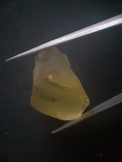 Natural Lemon Quartz - facet quality - 58.816 ct - Rough Gemstone - 31.0x 20.5 x 19.4 mm