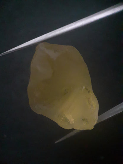 Natural Lemon Quartz - facet quality - 58.816 ct - Rough Gemstone - 31.0x 20.5 x 19.4 mm