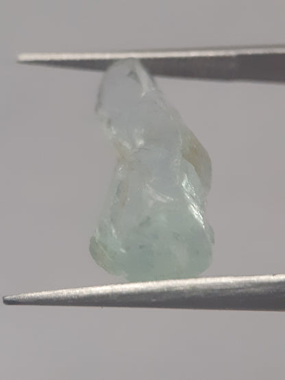 Natural greenish blue Aquamarine - 4.780 ct - Rough Gemstone - for faceting