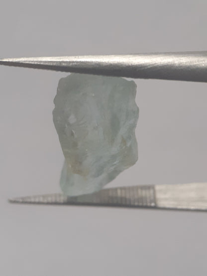 Natural greenish blue Aquamarine - 4.780 ct - Rough Gemstone - for faceting