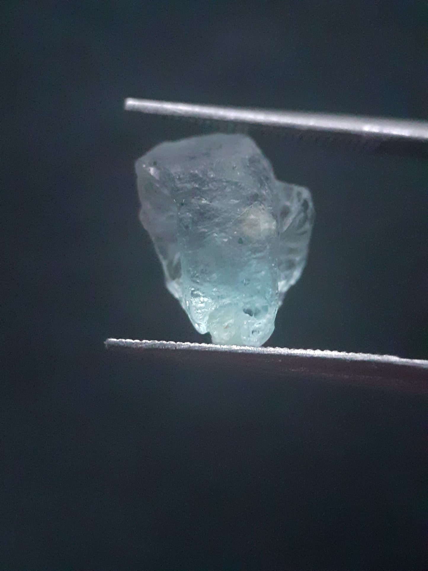 Natural greenish blue Aquamarine - 3.777 ct - Rough Gemstone - for faceting