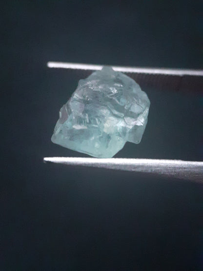 Natural greenish blue Aquamarine - 3.777 ct - Rough Gemstone - for faceting