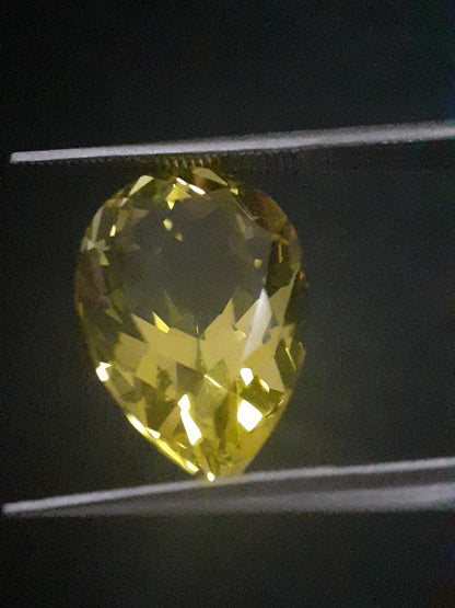 Natural yellow lemon quartz - 6.985 ct - pear  - good color