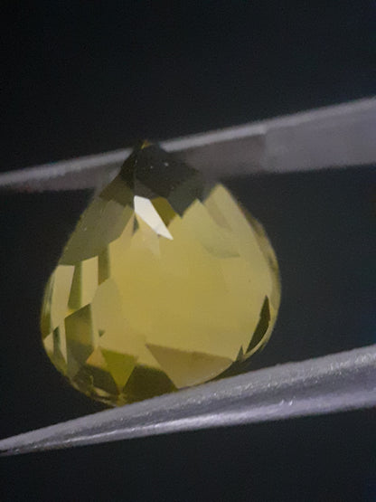 Natural yellow lemon quartz - 6.985 ct - pear  - good color