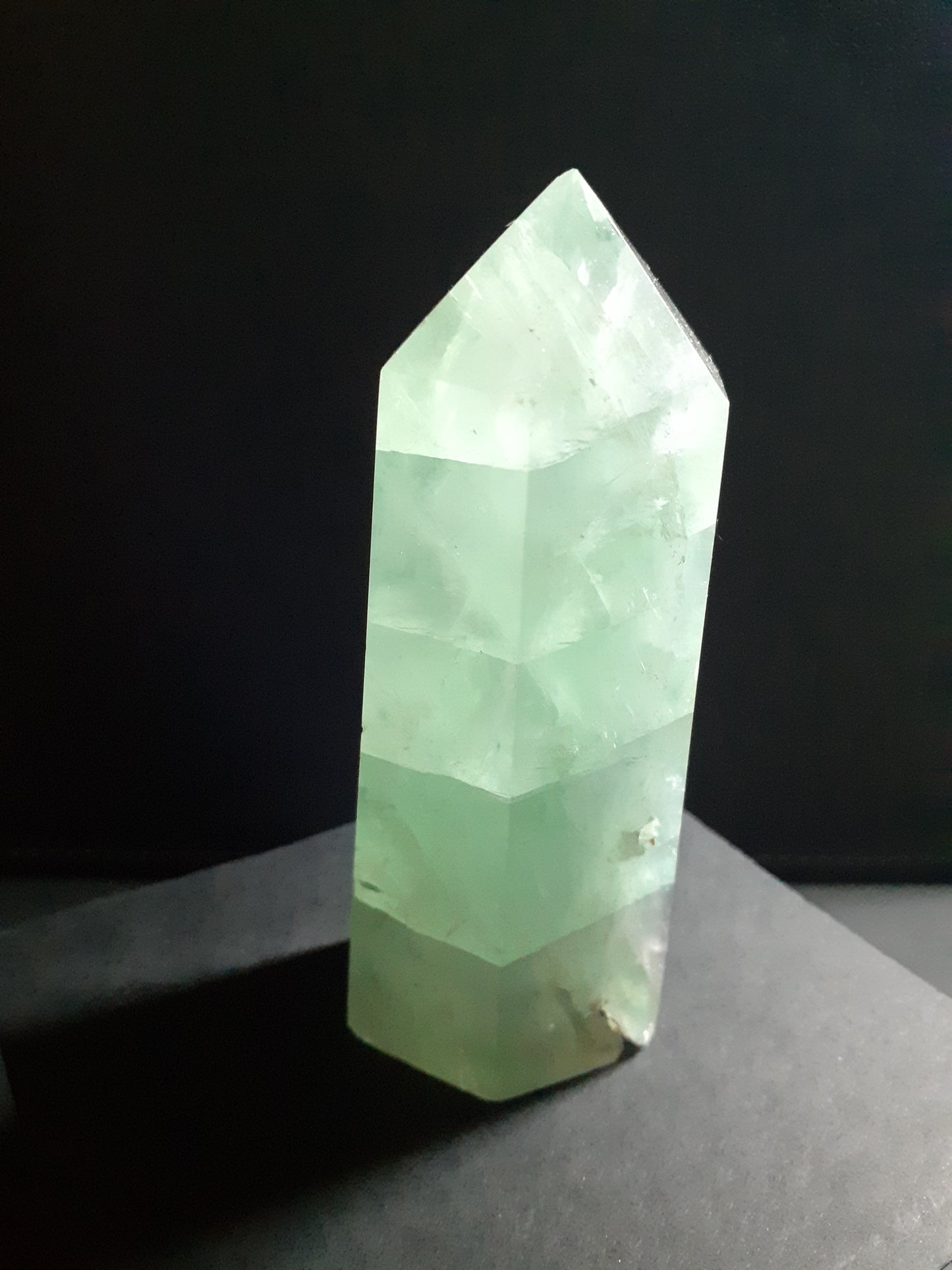 Green fluorite Tower - 10 cm high - Natural Fluorite crystal tower