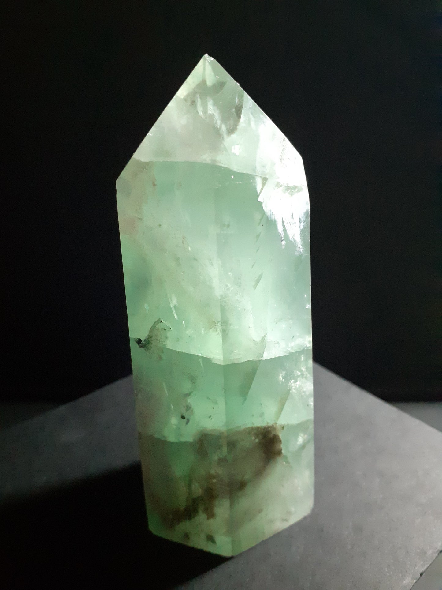 Green fluorite Tower - 10 cm high - Natural Fluorite crystal tower