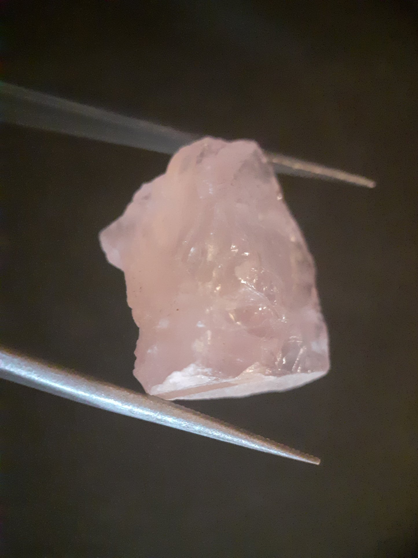 Natural Rough Rose Quartz - 23.379 ct - pink