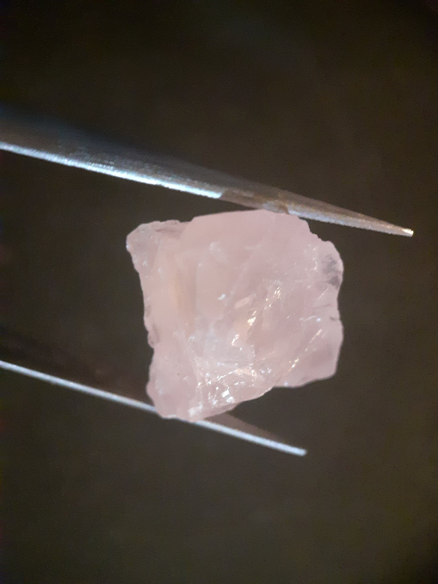 Natural Rough Rose Quartz - 23.379 ct - pink