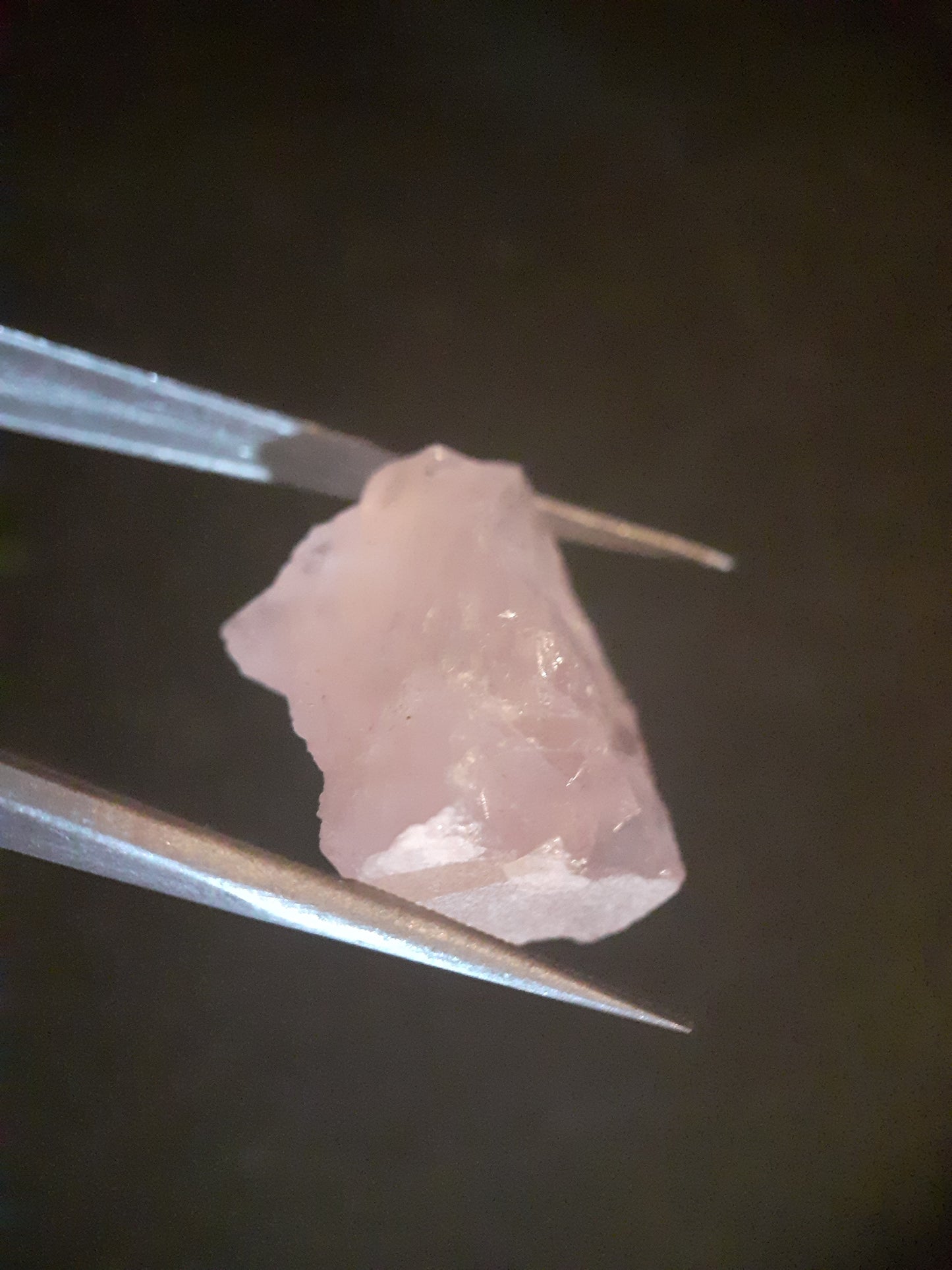 Natural Rough Rose Quartz - 23.379 ct - pink