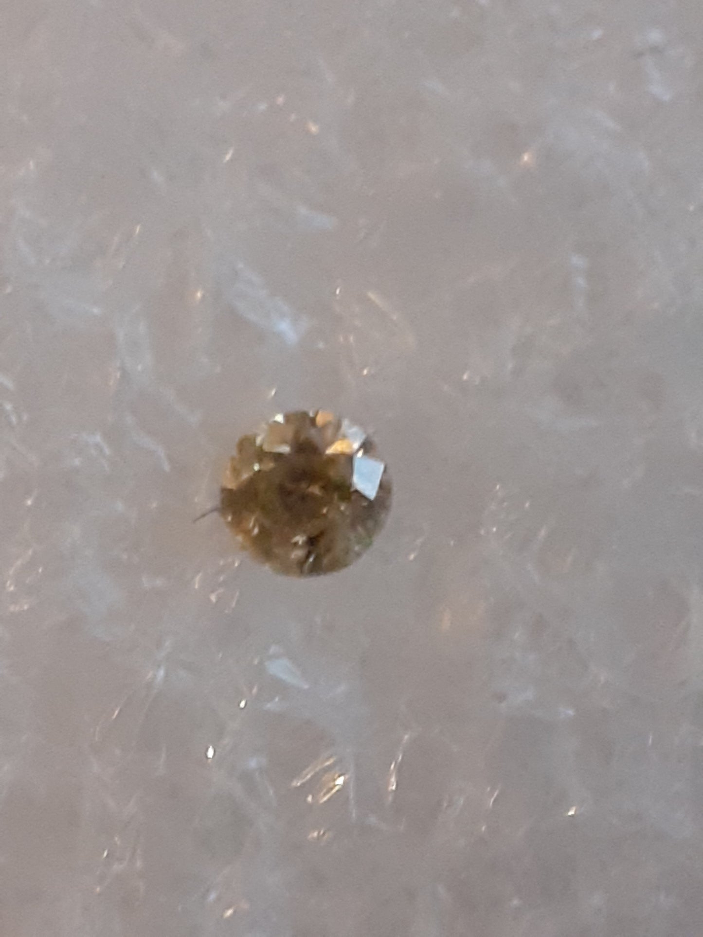 Natural Yellow Diamond - Round , 0.03 ct - ALGT certified - Fancy Light brownish Yellow