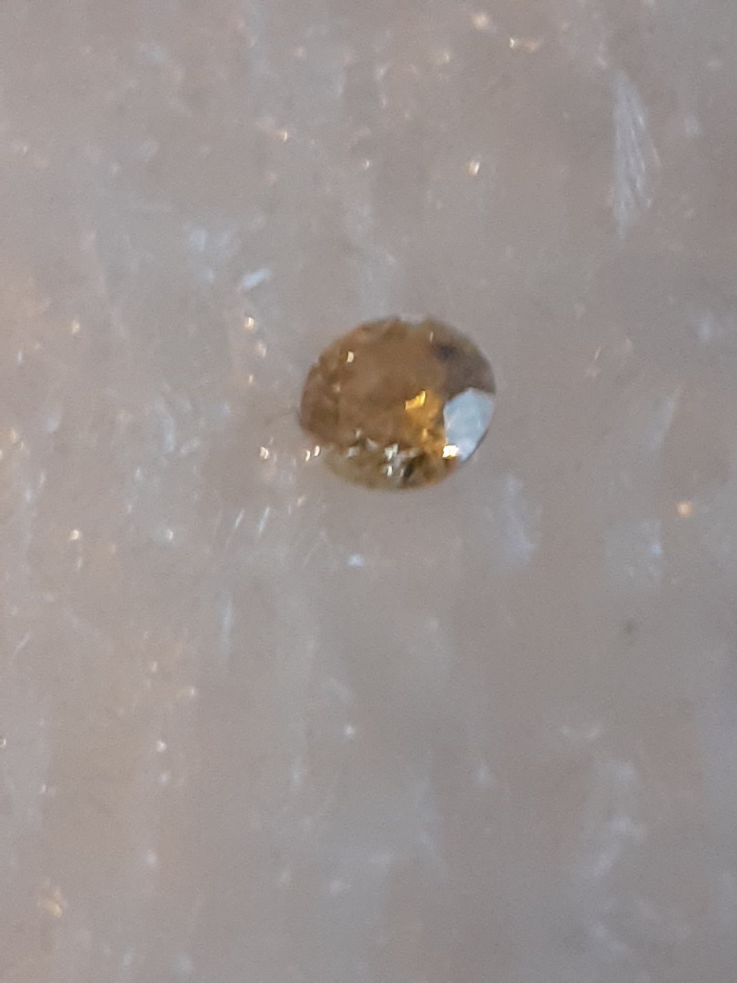 Natural Yellow Diamond - Round , 0.03 ct - ALGT certified - Fancy Light brownish Yellow