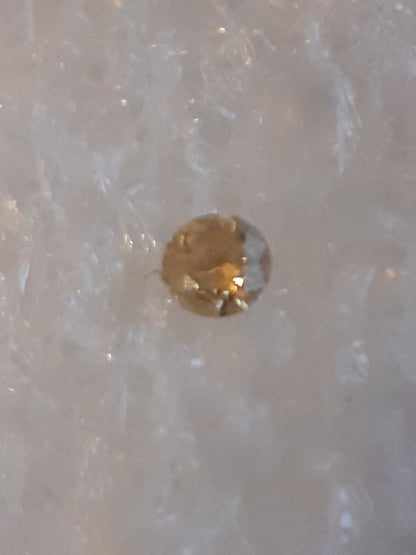 Natural Yellow Diamond - Round , 0.03 ct - ALGT certified - Fancy Light brownish Yellow