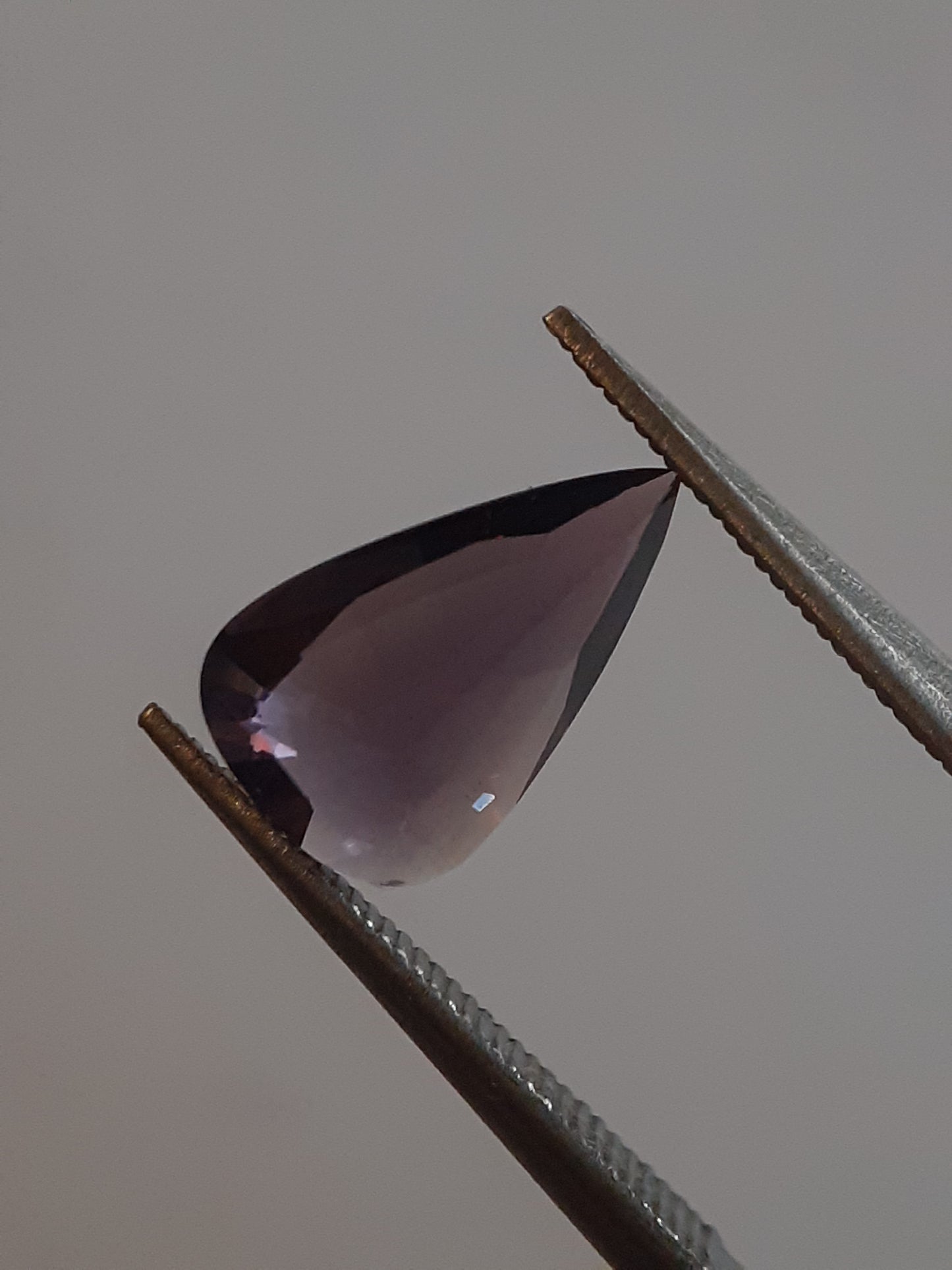 Natural Purple spinel - 1.27 ct - pear - clarity excellent (VVS to IF)