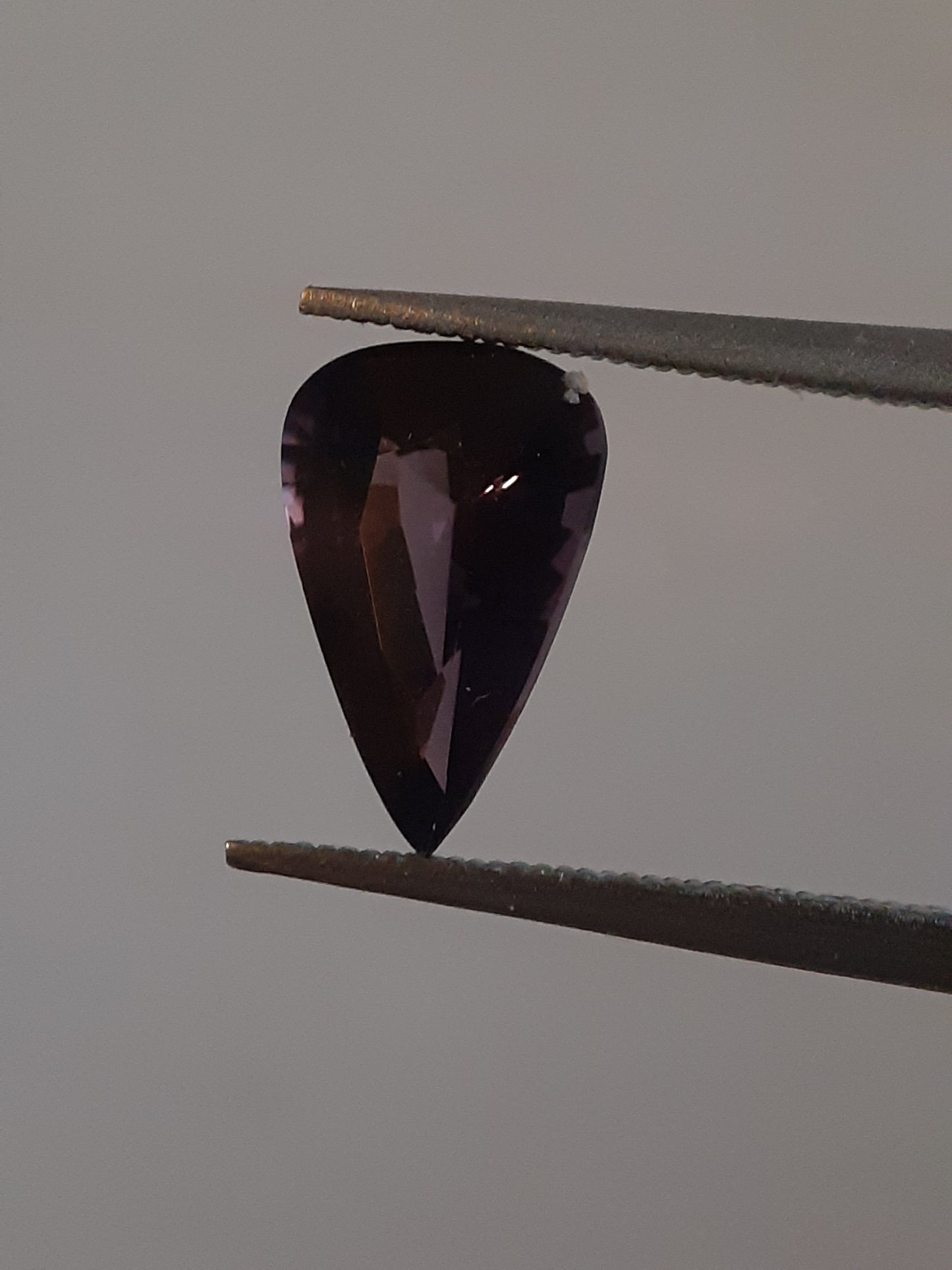 Natural Purple spinel - 1.27 ct - pear - clarity excellent (VVS to IF)