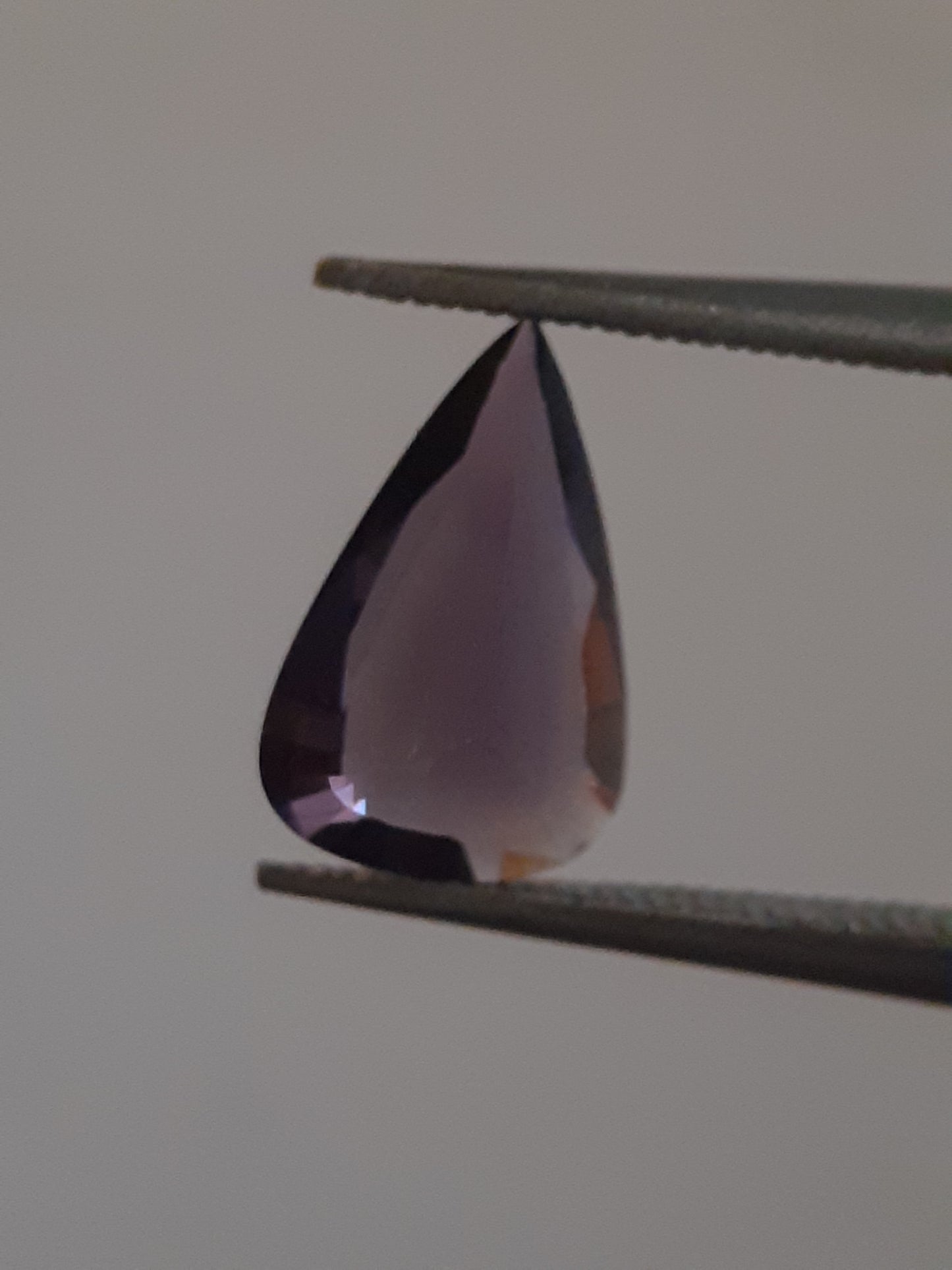 Natural Purple spinel - 1.27 ct - pear - clarity excellent (VVS to IF)