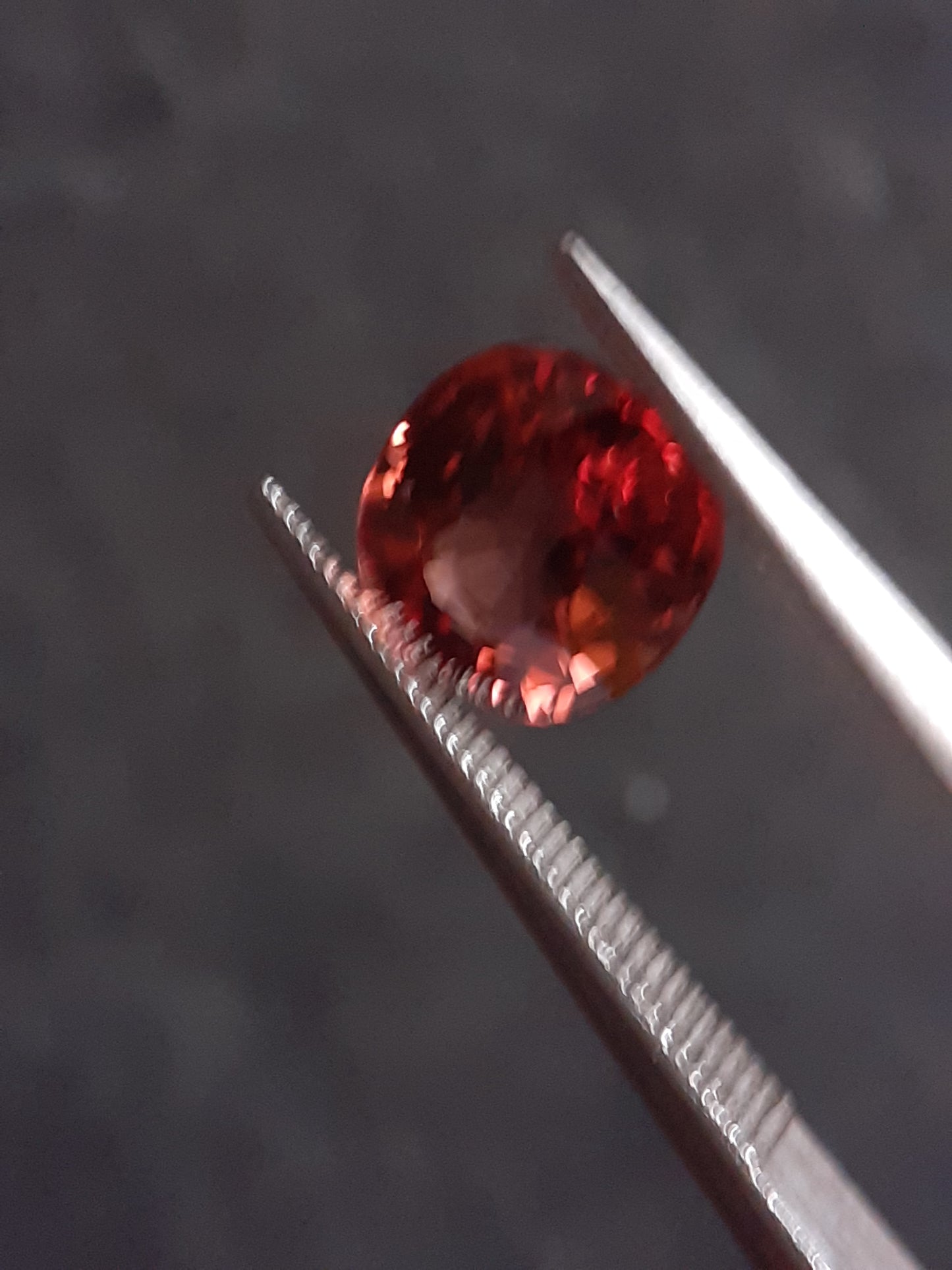 Natural Malaya Garnet - 1.23 ct - Cushion - Kenya - magnificent color - VS