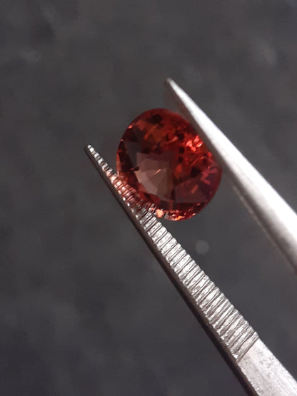 Natural Malaya Garnet - 1.23 ct - Cushion - Kenya - magnificent color - VS