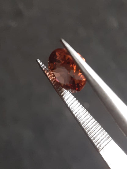 Natural Malaya Garnet - 1.23 ct - Cushion - Kenya - magnificent color - VS