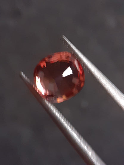 Natural Malaya Garnet - 1.23 ct - Cushion - Kenya - magnificent color - VS