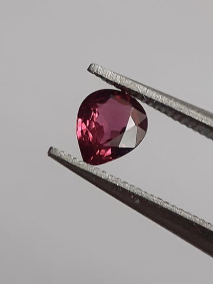 Natural red Ruby - 0.29 ct - Pear - unheated - East Africa - puplish red ruby - excellent luster