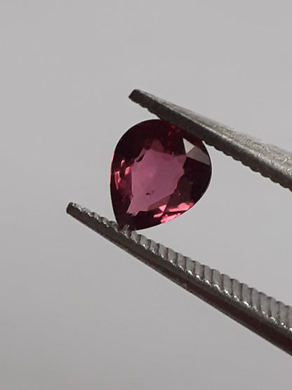 Natural red Ruby - 0.29 ct - Pear - unheated - East Africa - puplish red ruby - excellent luster