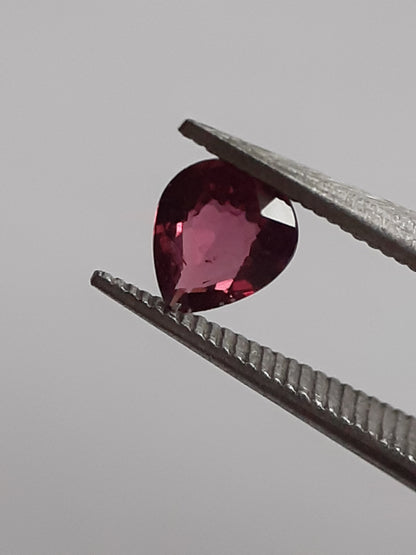 Natural red Ruby - 0.29 ct - Pear - unheated - East Africa - puplish red ruby - excellent luster