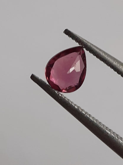 Natural red Ruby - 0.29 ct - Pear - unheated - East Africa - puplish red ruby - excellent luster