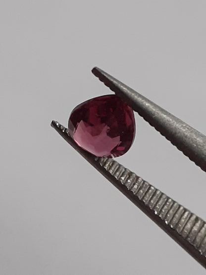 Natural red Ruby - 0.29 ct - Pear - unheated - East Africa - puplish red ruby - excellent luster