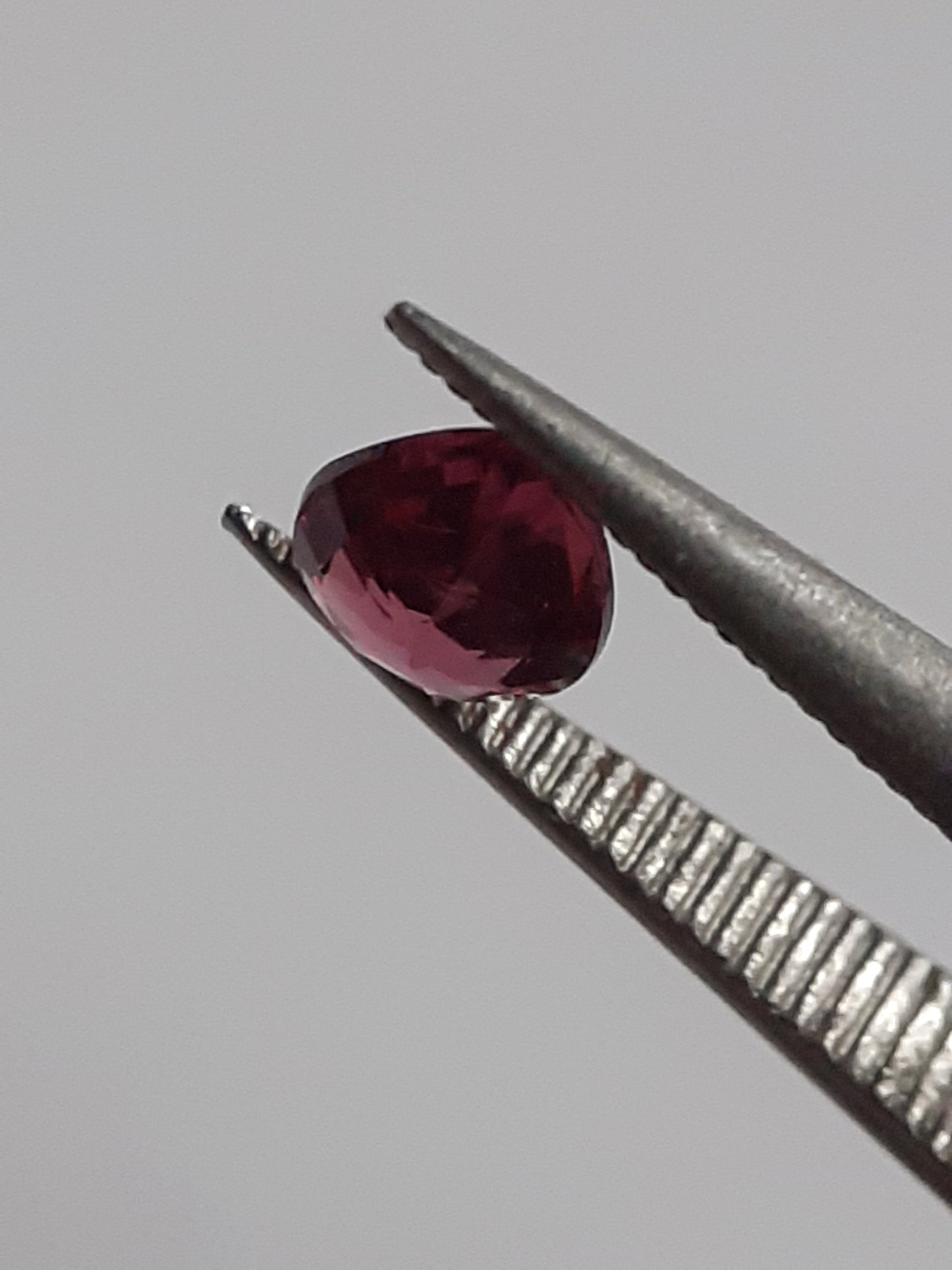 Natural red Ruby - 0.29 ct - Pear - unheated - East Africa - puplish red ruby - excellent luster