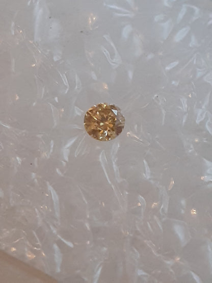 Natural Yellow Diamond - Round , 0.03 ct - Sealed - Light brownish Yellow, very good polish