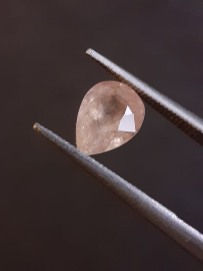 Natural brownish pinkish yellow sapphire - 1.13 ct - pear - heated