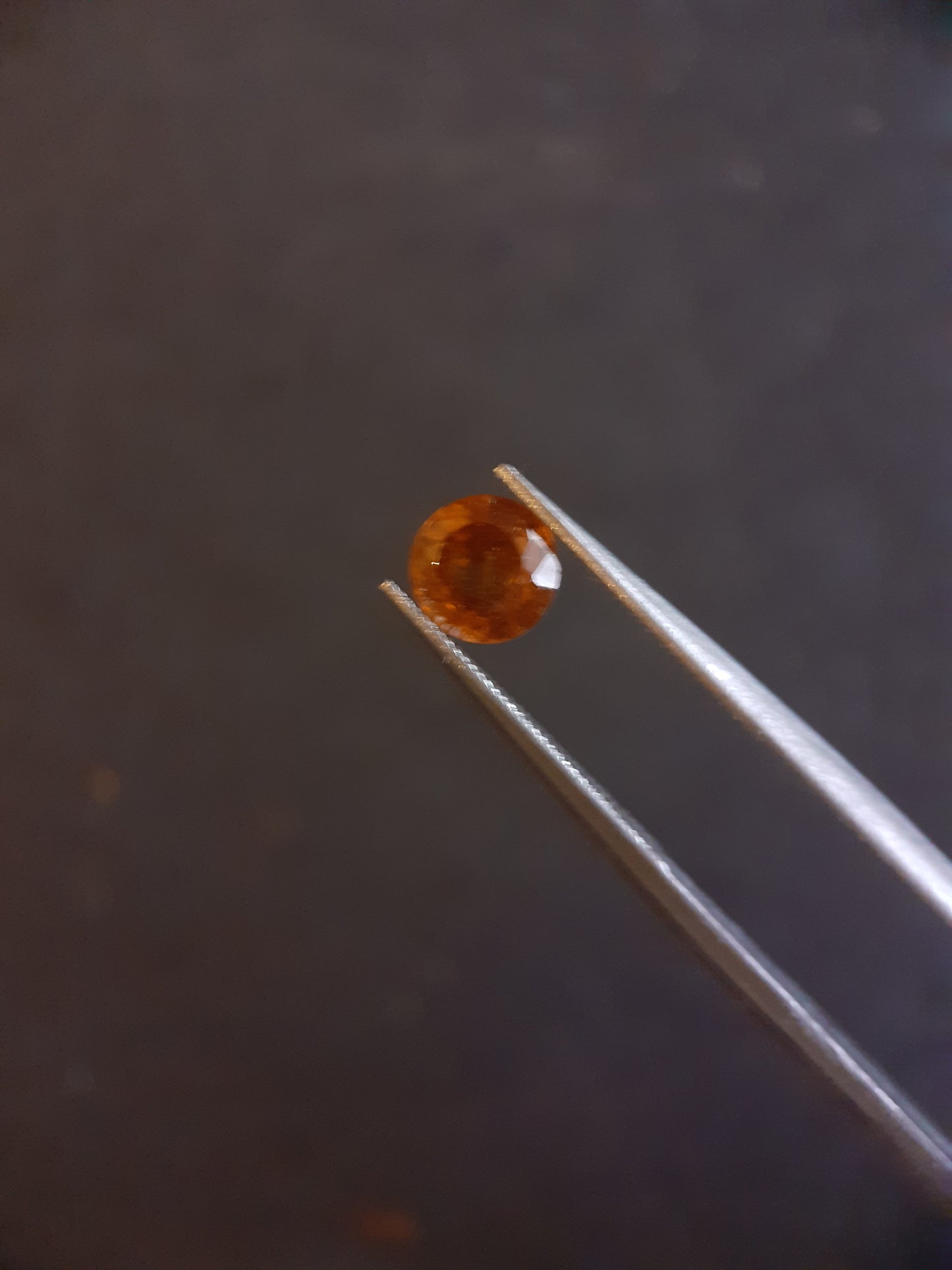 Natural Hessonite Garnet Gemstone - orange - round brilliant - 0.88 ct