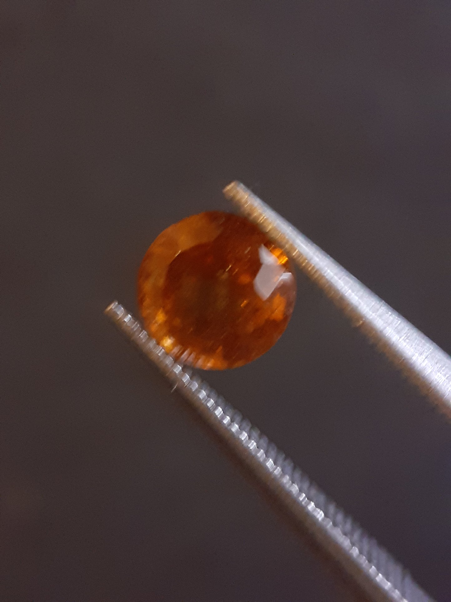 Natural Hessonite Garnet Gemstone - orange - round brilliant - 0.88 ct