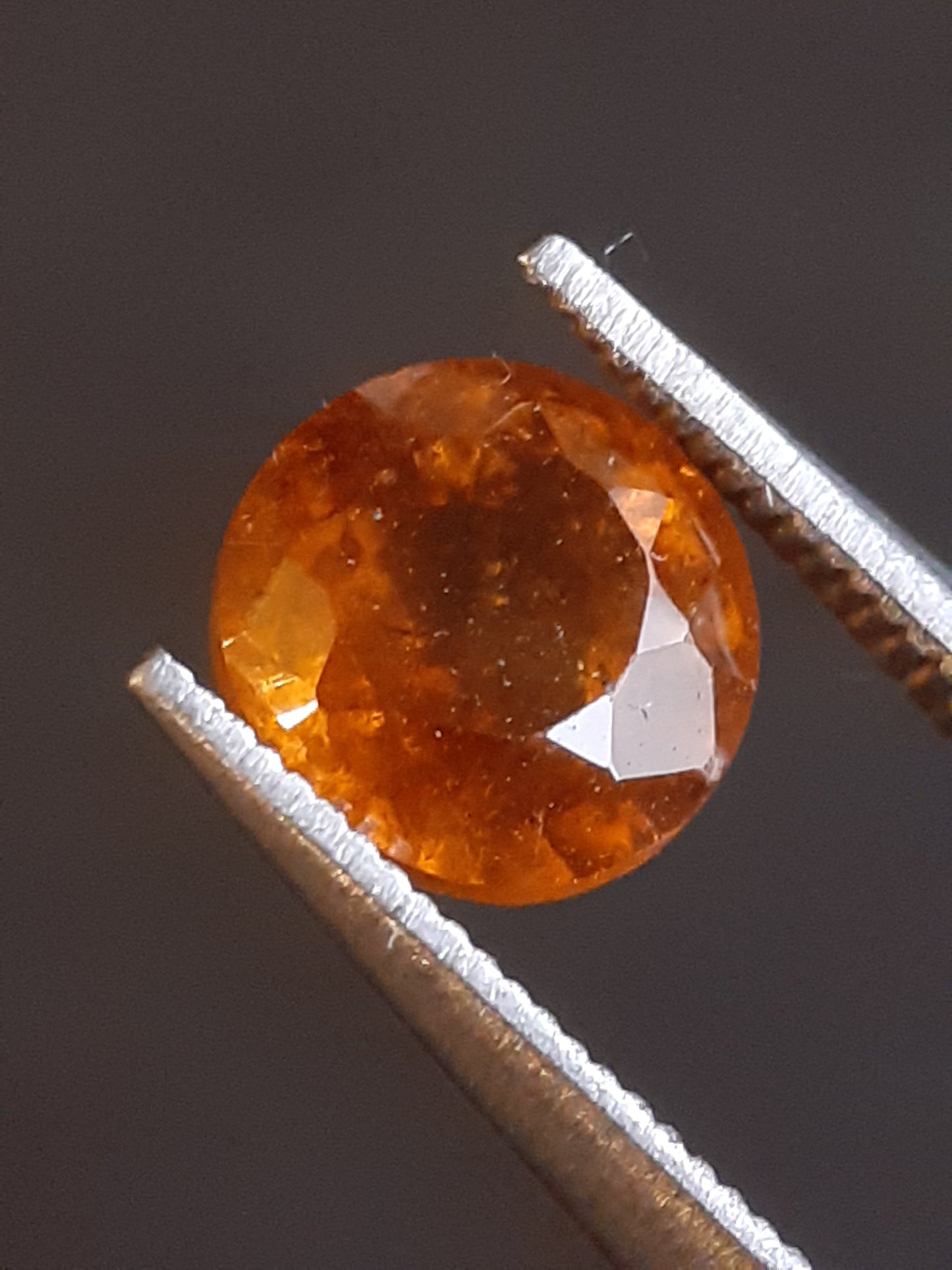 Natural Hessonite Garnet Gemstone - orange - round brilliant - 0.88 ct