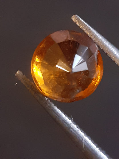 Natural Hessonite Garnet Gemstone - orange - round brilliant - 0.88 ct