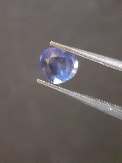 Natural blue sapphire - 0.75 ct - Heart - heated - Africa - certified by NGB