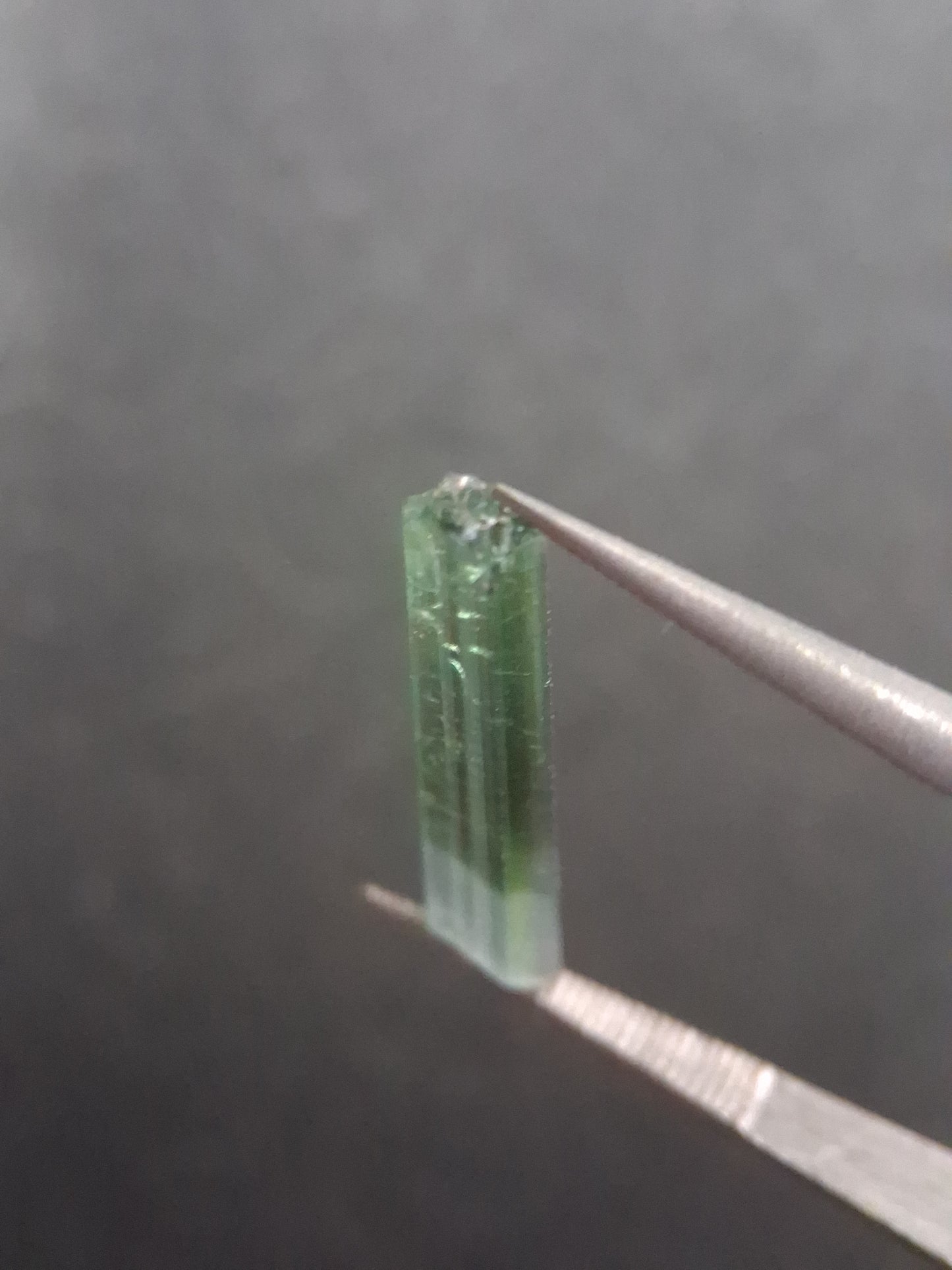 Rough tourmaline - for faceting or rough gemstone jewelry - 1.640 ct - bicolor - Natural Gems Belgium