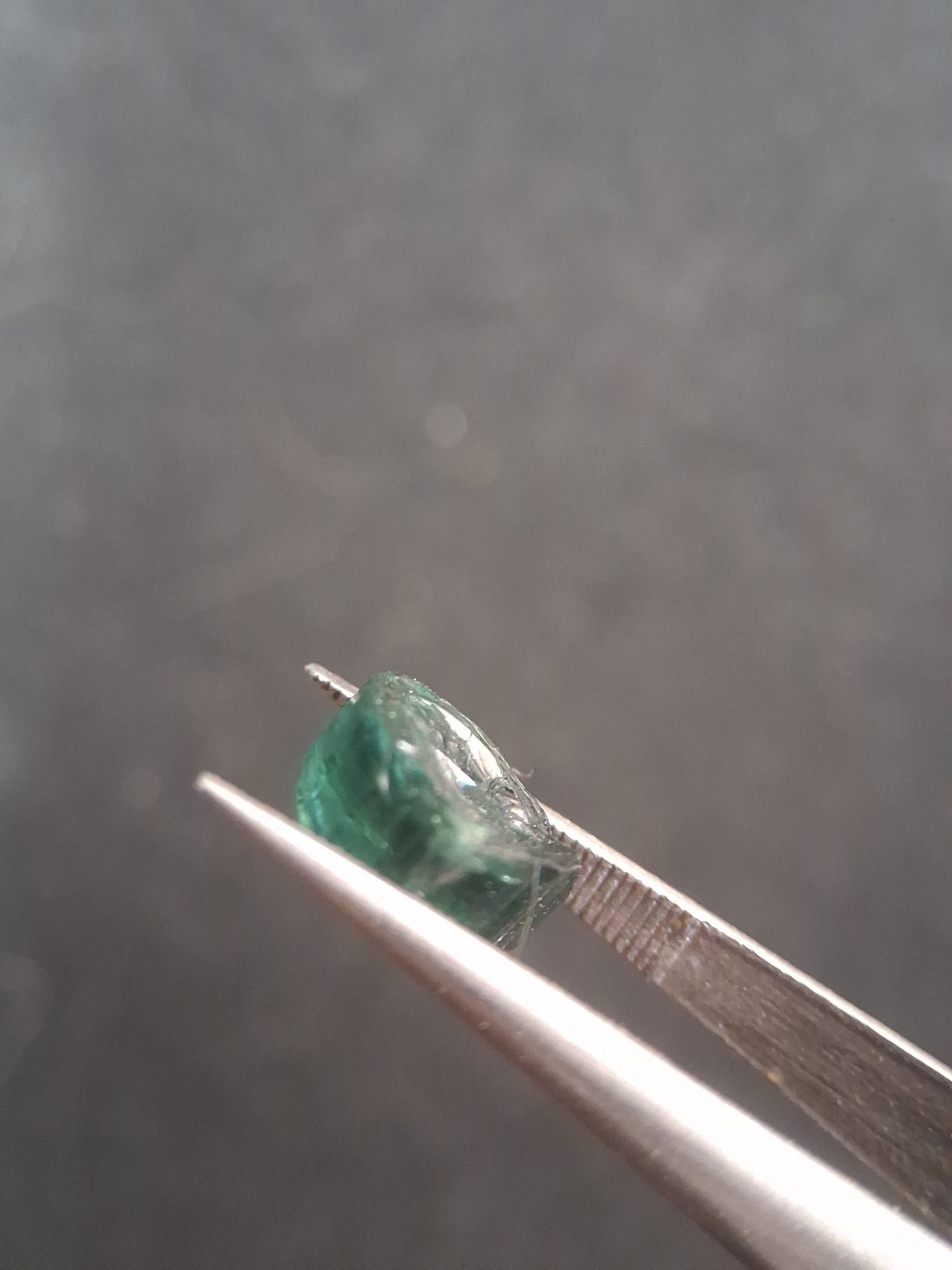 Rough tourmaline - for faceting or rough gemstone jewelry - 2.429 ct - greenish blue - Natural Gems Belgium