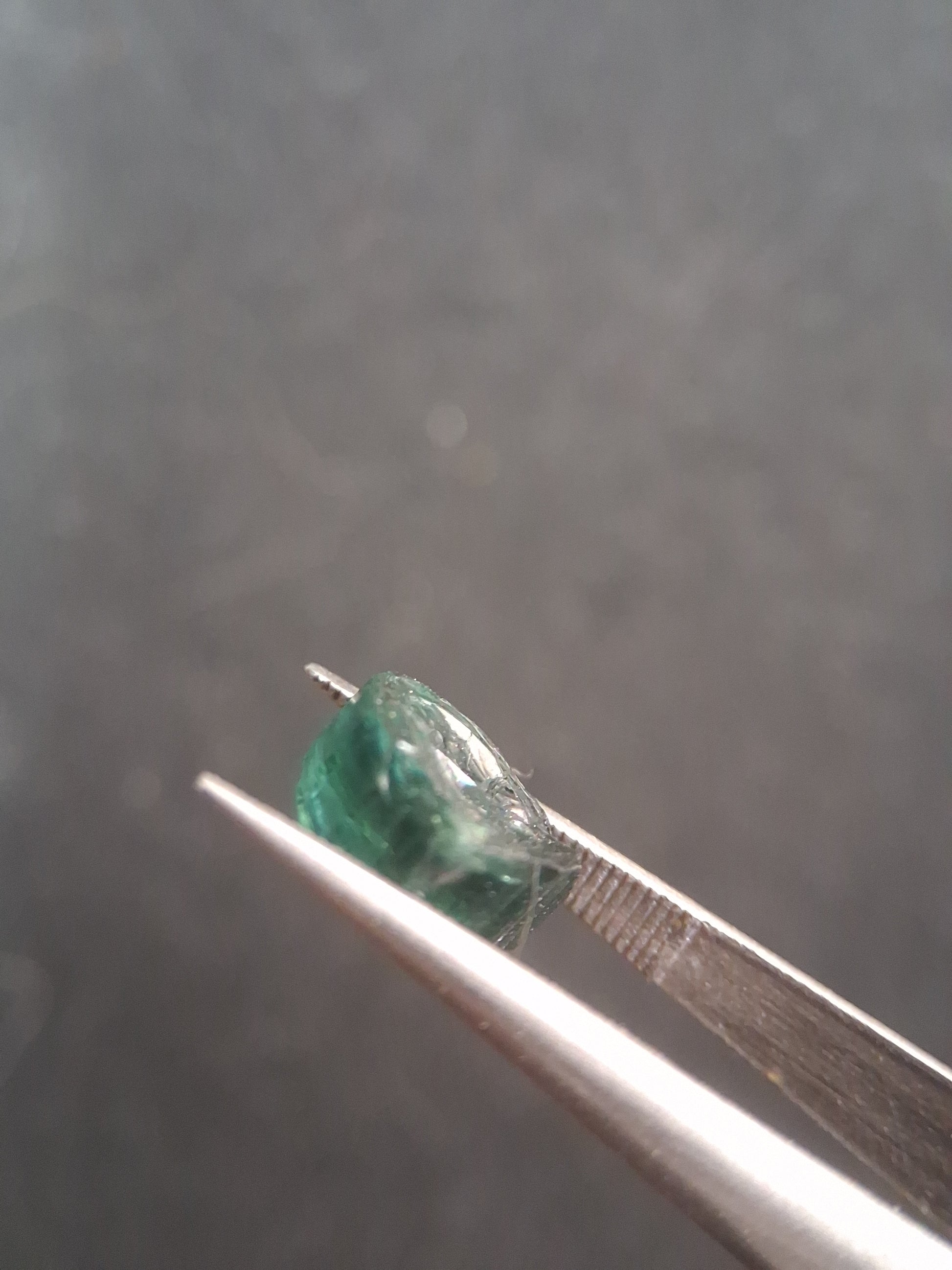 Rough tourmaline - for faceting or rough gemstone jewelry - 2.429 ct - greenish blue - Natural Gems Belgium