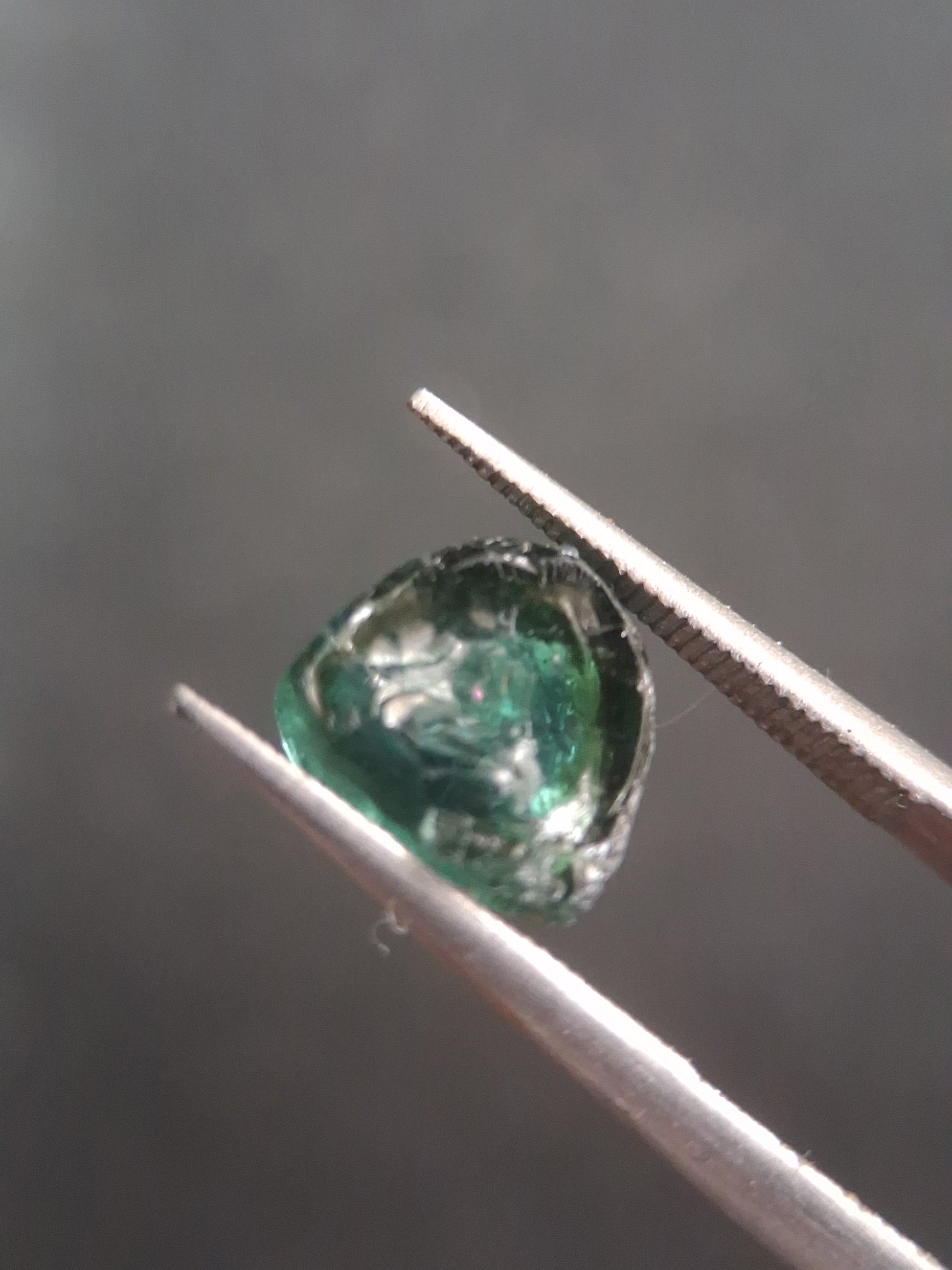 Rough tourmaline - for faceting or rough gemstone jewelry - 2.429 ct - greenish blue - Natural Gems Belgium