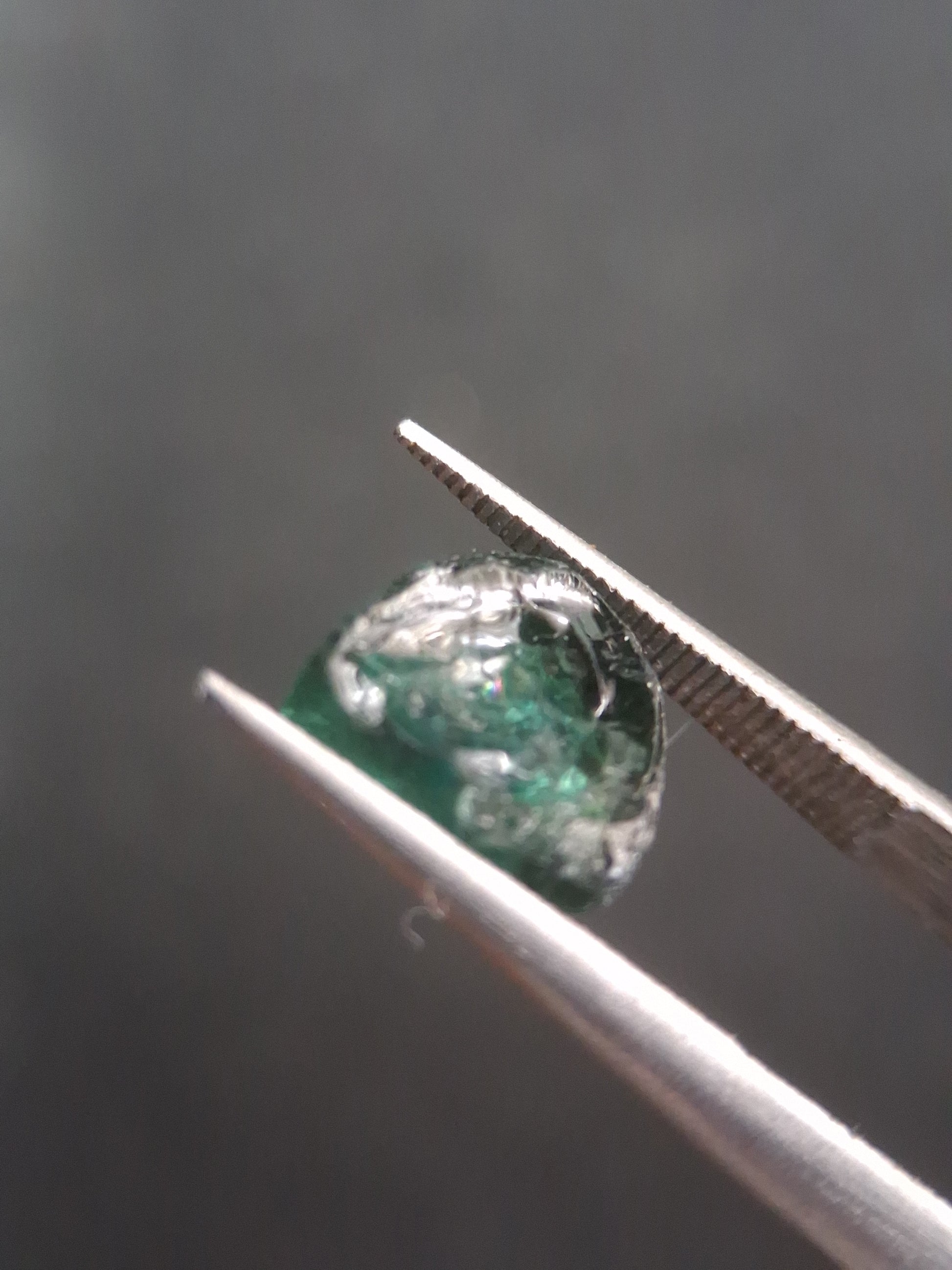 Rough tourmaline - for faceting or rough gemstone jewelry - 2.429 ct - greenish blue - Natural Gems Belgium
