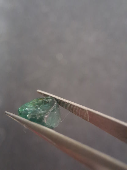 Rough tourmaline - for faceting or rough gemstone jewelry - 2.429 ct - greenish blue - Natural Gems Belgium
