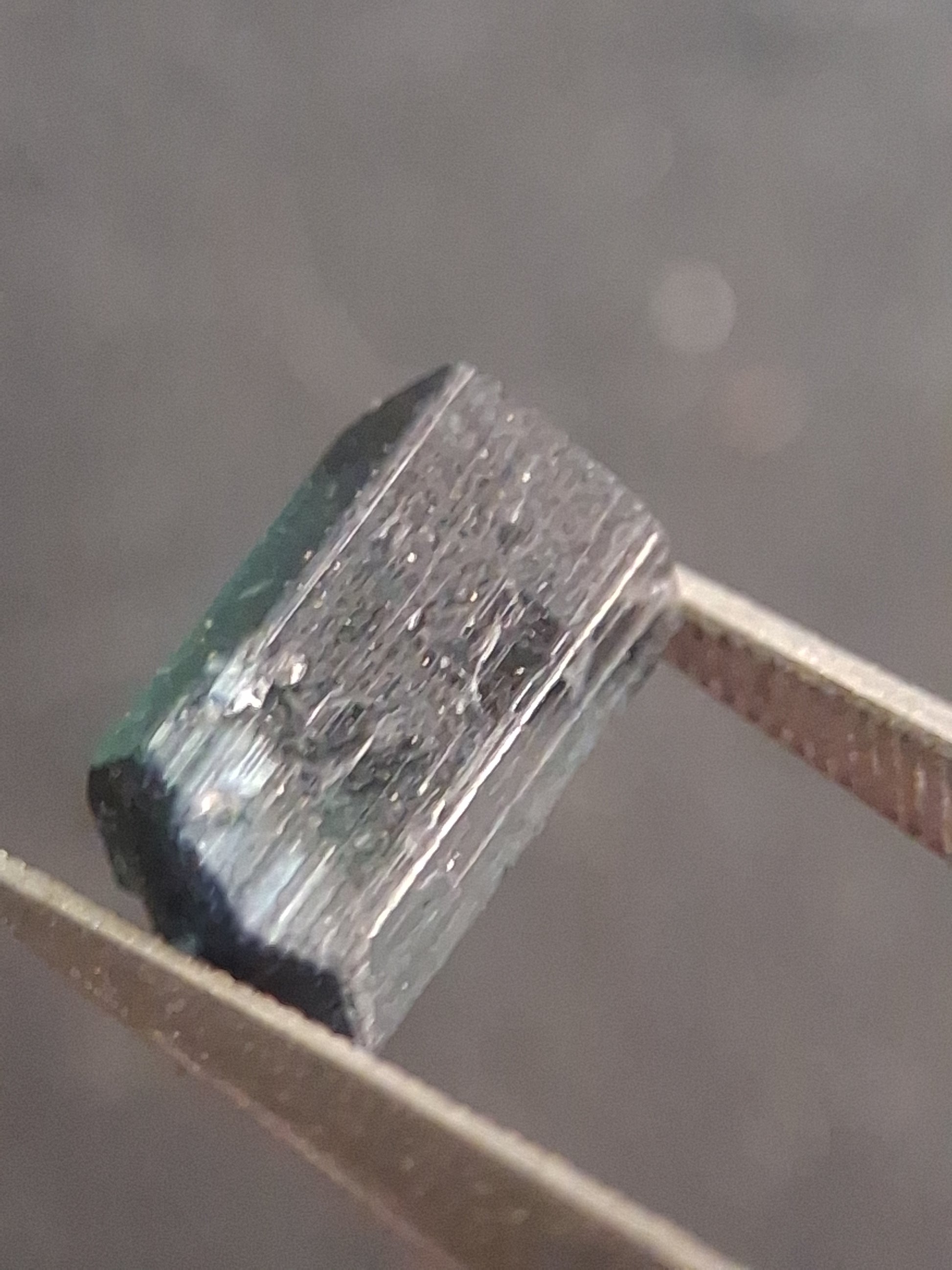 Rough tourmaline - for faceting or rough gemstone jewelry - 1.616 ct - deep bluish green - Natural Gems Belgium